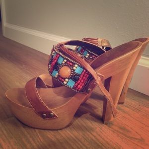 PELLE Moda Wooden Block Heel Sandals